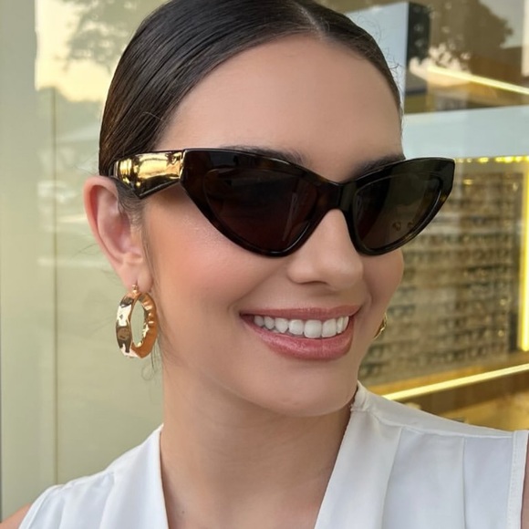 Excluded Dolce & Gabbana Sunglasses, New 275 - Picture 2 of 9